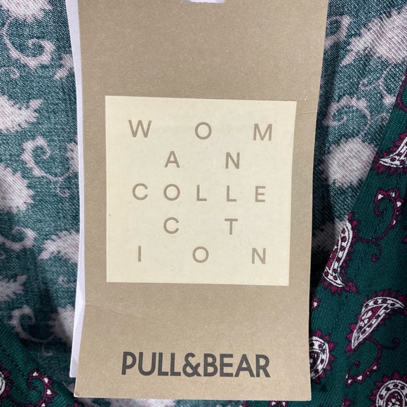 Pull and Bear Green V-neck Patterned Blouse Size Medium - Picture 3 of 5